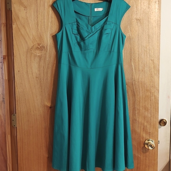 ✨ HOST PICK ✨Fedie Green Vintage Inspired Fit&Flare Dress Sweetheart Neckline XL - Picture 2 of 11